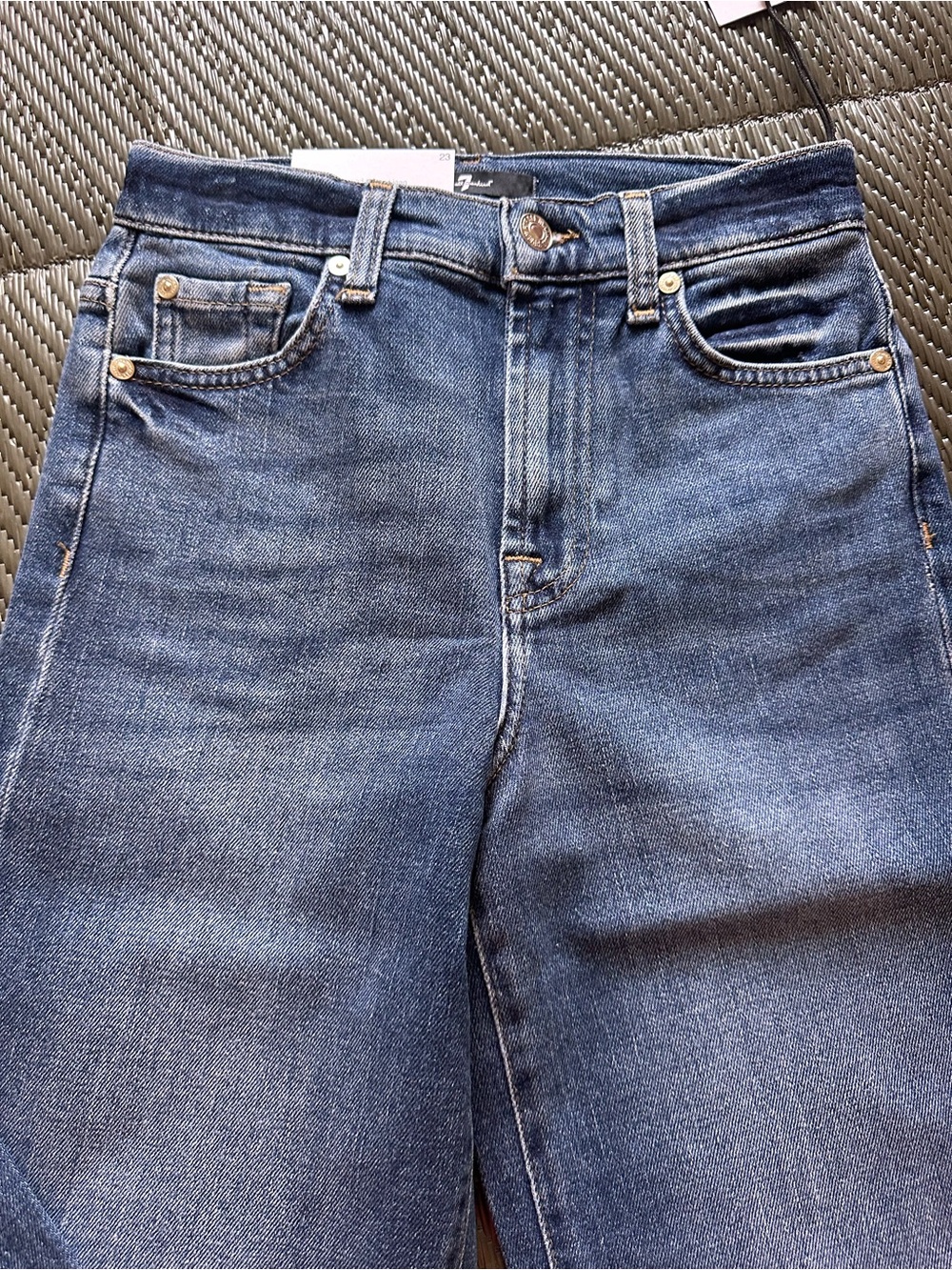 7 For All Mankind Cropped Alexa Raw Hem Ankle Crop Size 23 Jeans 26â Inseam - Picture 5 of 11